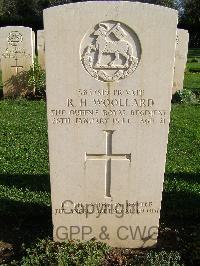 Minturno War Cemetery - Woollard, Robert Henry