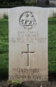 Minturno War Cemetery - Wright, Arthur James