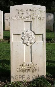 Minturno War Cemetery - Wright, Leslie Walter