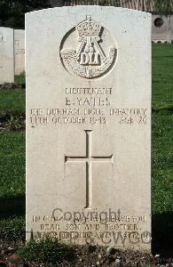 Minturno War Cemetery - Yates, Ernest