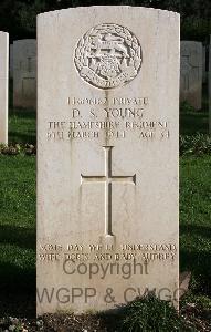 Minturno War Cemetery - Young, Daniel Sadler