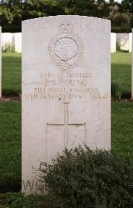 Minturno War Cemetery - Young, John Oliver