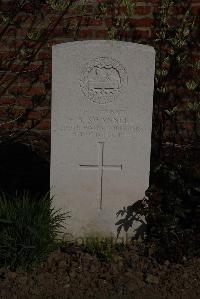 Perth Cemetery (China Wall) - Swannell, F B