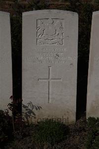 Perth Cemetery (China Wall) - Taylor, O