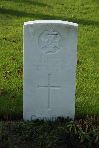 Bedford House Cemetery - Binks, R