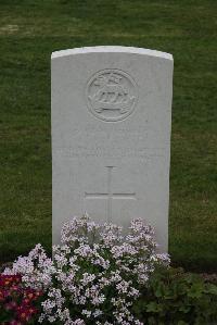 Bedford House Cemetery - Clarke, Ernest Owen