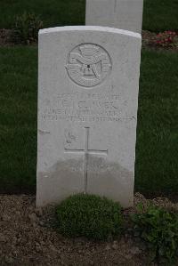 Bedford House Cemetery - Clowes, Charles James