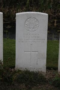 Bedford House Cemetery - Cooch, F E