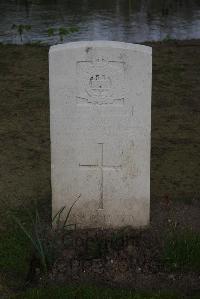 Bedford House Cemetery - Francis, Arthur James