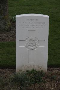 Bedford House Cemetery - Harper, Bernard