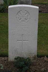 Bedford House Cemetery - Hawes, Frederick Laurence