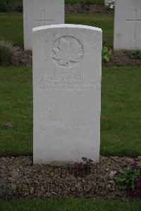 Bedford House Cemetery - Hooper, E