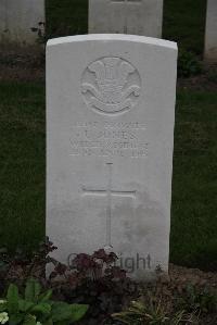 Bedford House Cemetery - Jones, Llewellyn