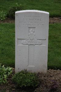 Bedford House Cemetery - Maguire, Samuel John