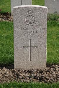 Birr Cross Roads Cemetery - Barker, J W