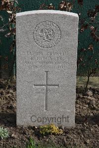 Birr Cross Roads Cemetery - Boyter, R E