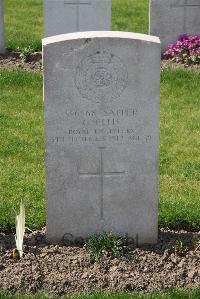 Birr Cross Roads Cemetery - Ellis, G