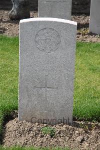 Birr Cross Roads Cemetery - Greig, H