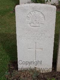 Birr Cross Roads Cemetery - Hunt, James Gordon Lindsfield