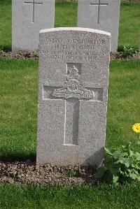 Birr Cross Roads Cemetery - Lipscombe, H