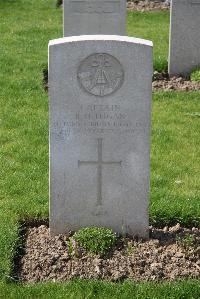 Birr Cross Roads Cemetery - Logan, Roland Octavius