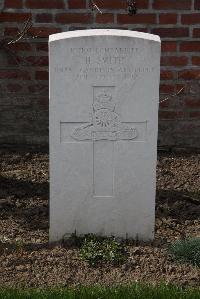 Birr Cross Roads Cemetery - Smith, H