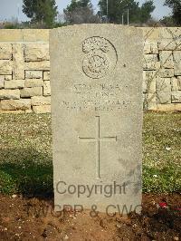 Jerusalem War Cemetery - Jones, T C