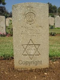 Jerusalem War Cemetery - Klugman, L