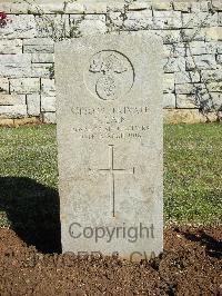 Jerusalem War Cemetery - Lain, P