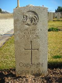 Jerusalem War Cemetery - Legg, R J