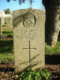 Jerusalem War Cemetery - Lloyd, J E