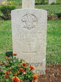 Jerusalem War Cemetery - Moore, Ernest Frank Stanton