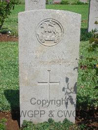 Jerusalem War Cemetery - Moyce, A J