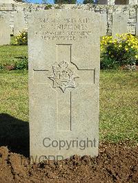 Jerusalem War Cemetery - Nicholls, W J