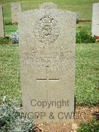 Jerusalem War Cemetery - Peters, Stanley William