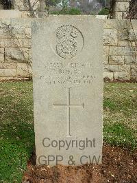 Jerusalem War Cemetery - Roberts, T