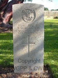 Jerusalem War Cemetery - Robertson, T W