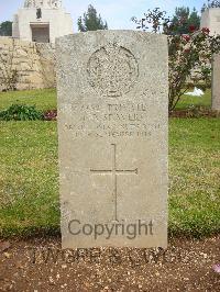 Jerusalem War Cemetery - Seavers, F A