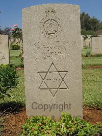 Jerusalem War Cemetery - Tennens, P