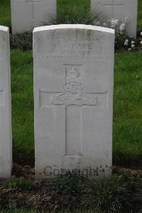 Canada Farm Cemetery - Ball, J B