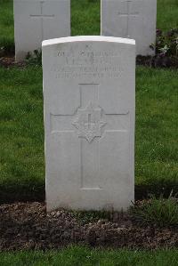 Canada Farm Cemetery - Beamont, J