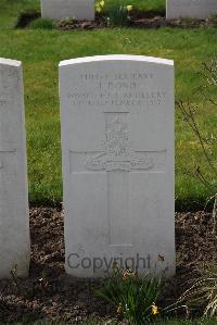 Canada Farm Cemetery - Bond, J