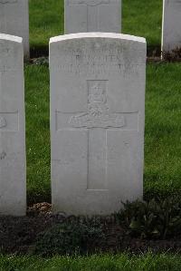 Canada Farm Cemetery - Brooker, T