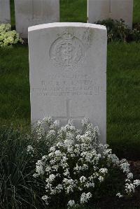 Canada Farm Cemetery - Cavey, D O E G