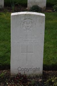 Canada Farm Cemetery - Chambers, Charles William