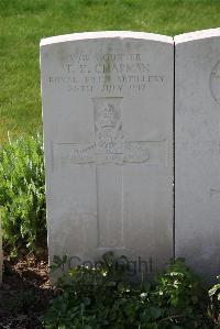 Canada Farm Cemetery - Chapman, T E