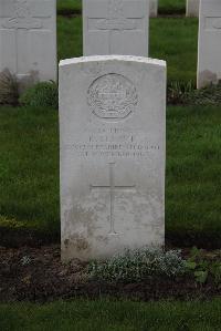 Canada Farm Cemetery - Cleave, R