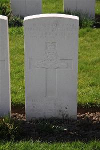 Canada Farm Cemetery - Clutterbuck, Bernard Valentine