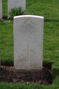 Canada Farm Cemetery - Colwell, Richard