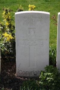 Canada Farm Cemetery - Copeland, F